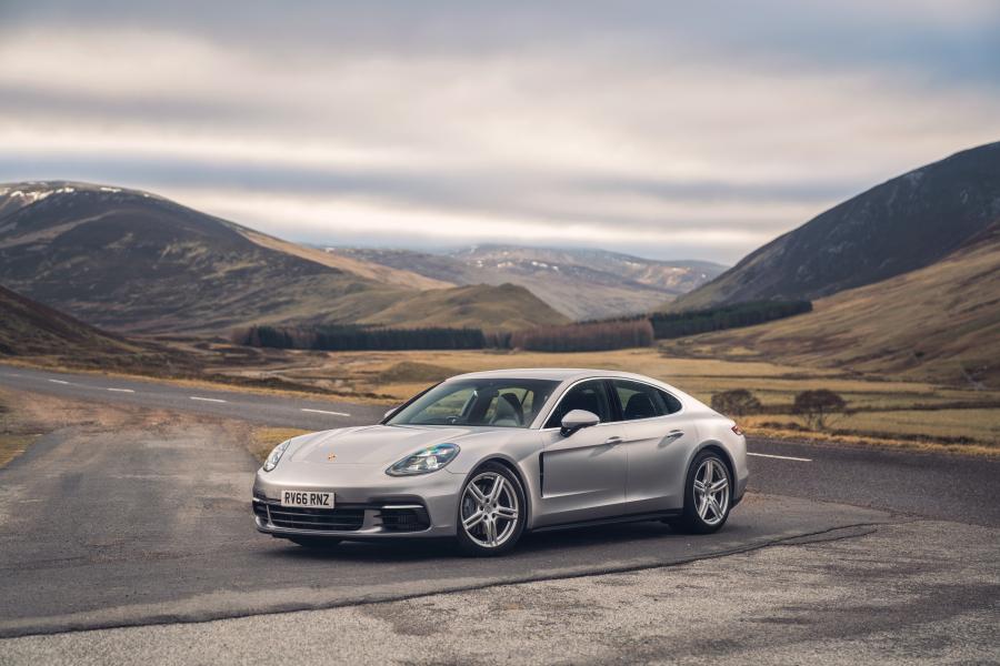  Porsche Panamera 4S 2016 года  (UK) (фото 15 из 28)